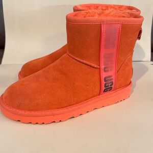 UGG sz 6 Classic Mini side logo Vibrant Hazard Orange Boots